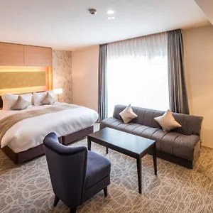https://kyoto-shinmachi-rokkaku-grandereverie.hotels-in-kyoto.org